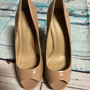 SAKS 5th Avenue Nude Heels size 8